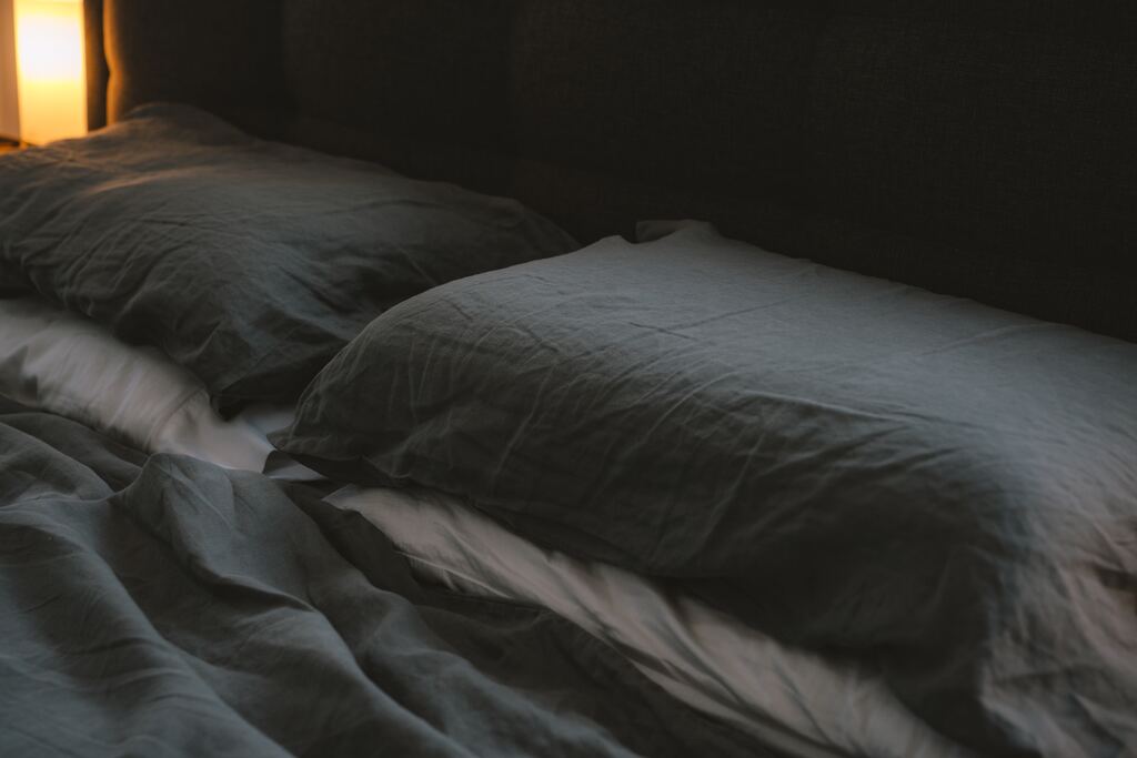 ¿Por qué no puedo dormir en camas ajenas? - BeZen Mattress & Health